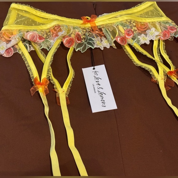 FOR LOVE & LEMONS Mirabelle Garter Belt - Picture 5 of 7